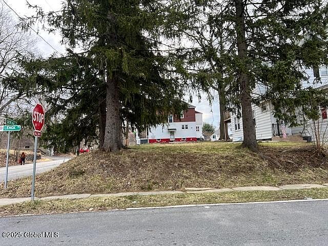 1st image of L1 Lenox Road