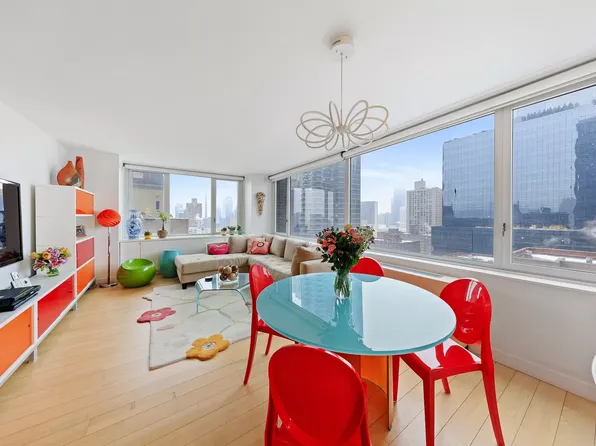322 W 57th St APT 29H1, New York, NY 10019