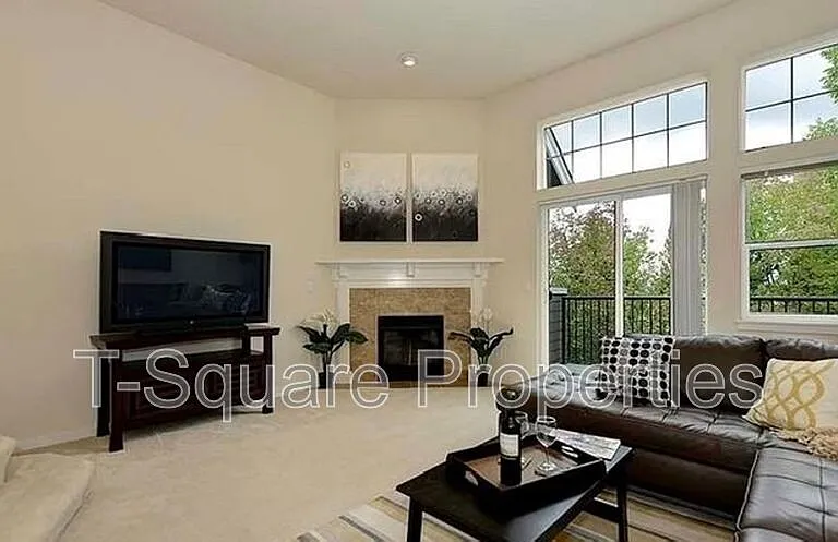 1693 NE Juneberry St — Photo 4