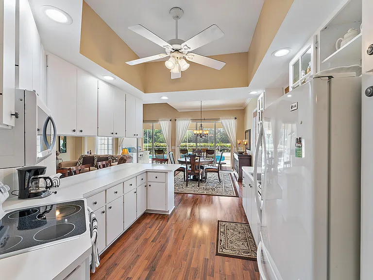 8485 SE Palm Hammock Ln — Photo 9