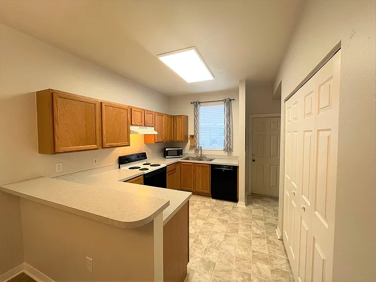 3901 SW 20th Ave #205 — Photo 7