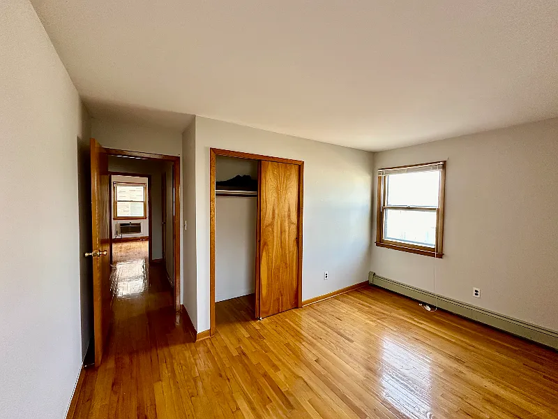 3 bed, 1600 sqft, $3,300 — Photo 4
