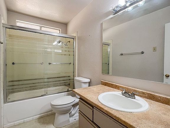 3rd image of 55595 Pueblo Trl