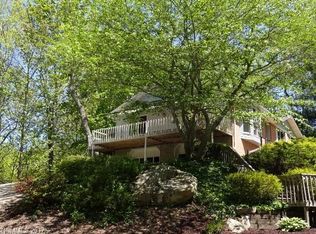 15 W Rosewood Trl, Hendersonville, NC 28739