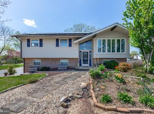 2126 Kentwood Dr, Lancaster, PA 17601