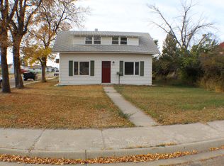 437 New York St, Chinook, MT 59523