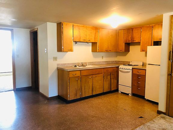5th image of 819 11th Ave NW APT 4