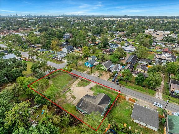 5th image of 7206 Helmers St #A