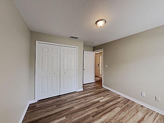 5th image of 1710 White Oak Dr