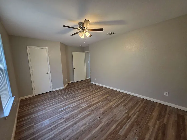 7202 Montgomery Dr — Photo 17
