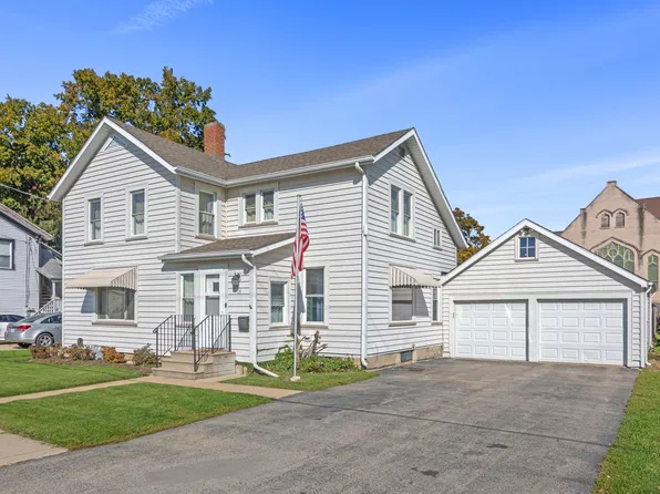 13 E 2nd St, Sandwich, IL 60548