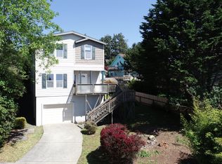 1337 Heather Ln, Brookings, OR 97415