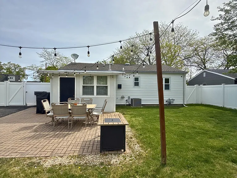 878 Salem Dr — Photo 15