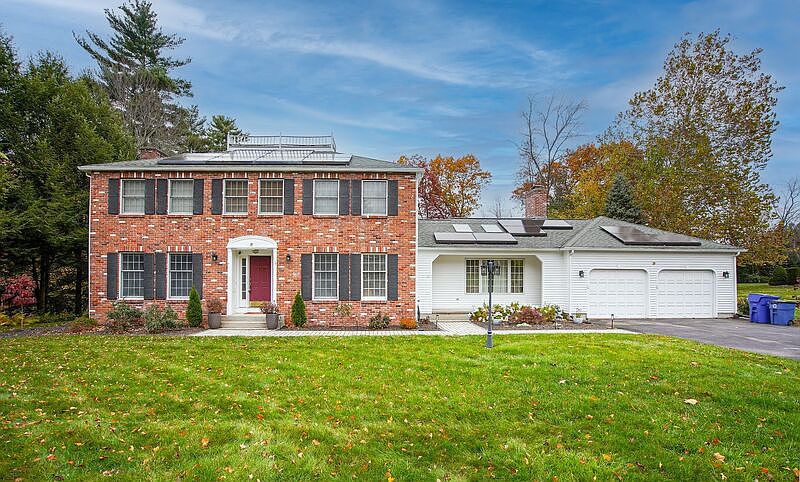 1st image of 14 Horseshoe Ln