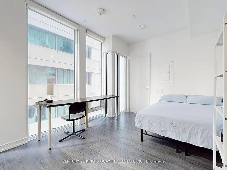 28 Wellesley St E #1501 — Photo 9