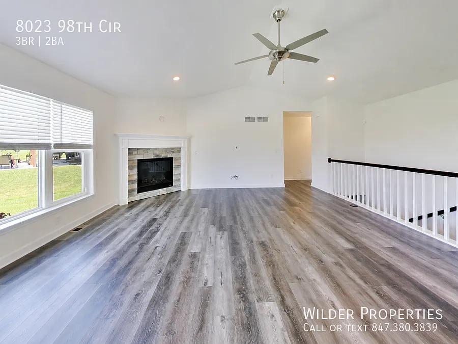 3 bed, 1815 sqft, $4,950 — Photo 3