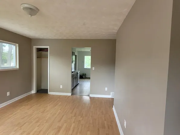 4201 Burchfield Dr, Lansing, MI 48910