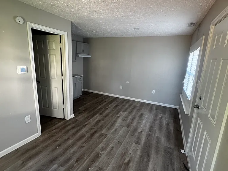315 N Mickley Ave #8 — Photo 2