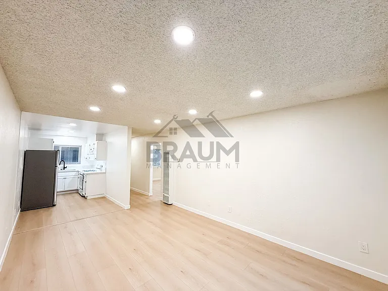 4636 LAUREL CANYON, LLC — Photo 2