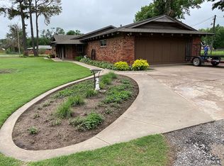 102 S Woodward St, Ames, OK 73718