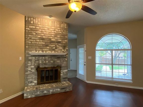 3rd image of 5061 Lake Vista Dr