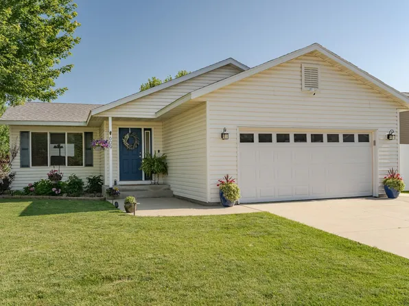 609 3rd St NE, Byron, MN 55920