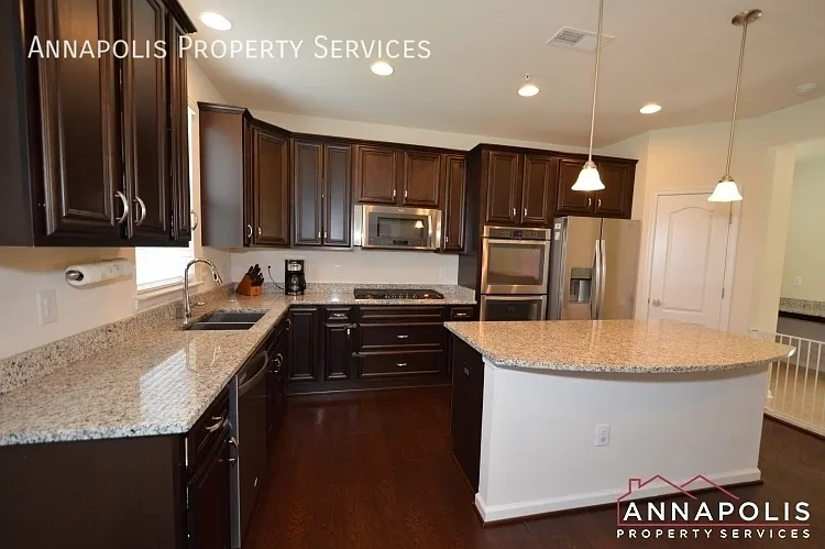 7948 Monrovia Dr — Photo 4