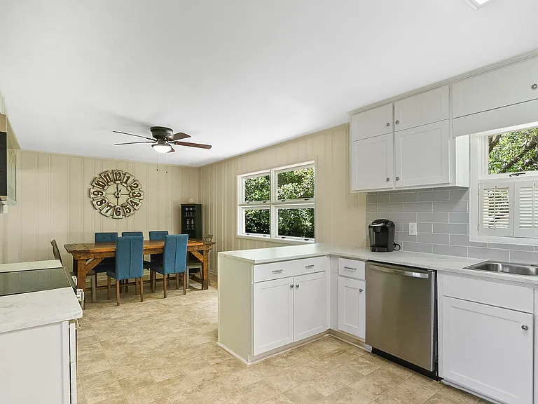 9 Rhonda Dr — Photo 10