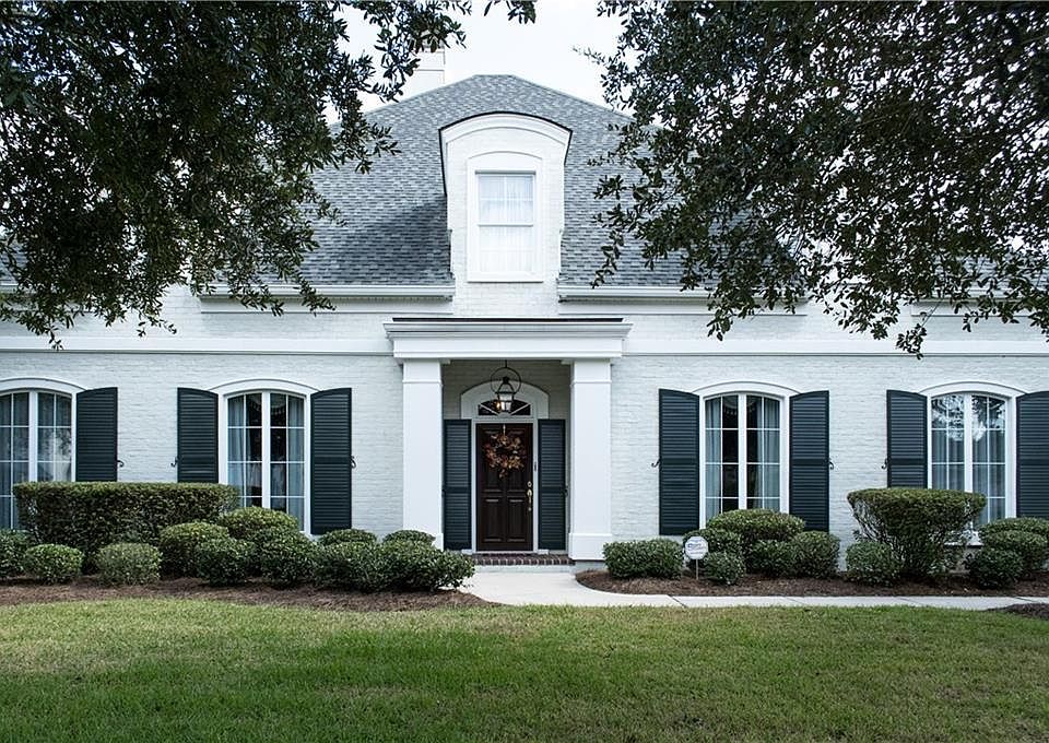 1st image of 207 Forest Oaks Dr