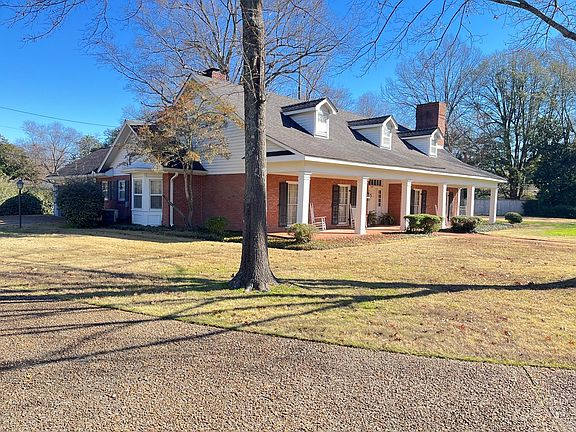 2nd image of 201 E Parkway Dr