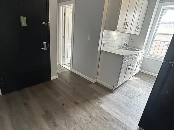 122 Wade St, Jersey City, NJ