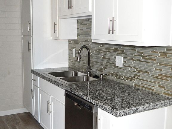 4th image of 8442 N 34th Dr