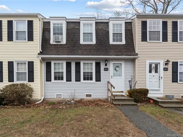 16 Lakeside Drive #O, Ledyard, CT 06339