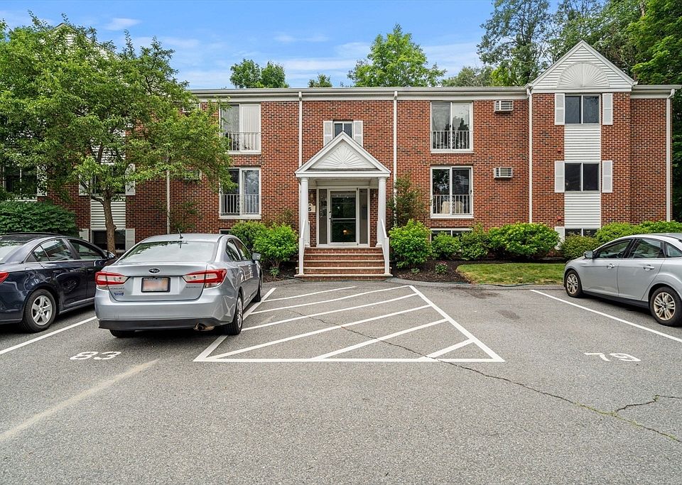 1st image of 5 Birchwood Point #301