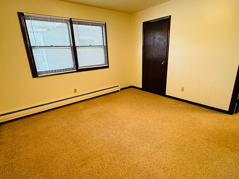 429 N Gilbert St — Photo 37