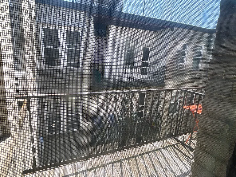 86 Sutherland Rd #11 — Photo 13