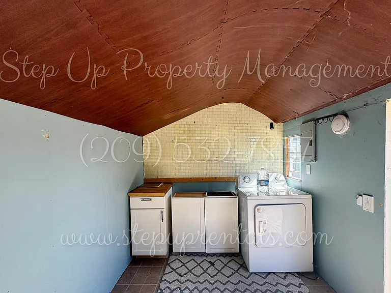 9885 Maiden Ln — Photo 14