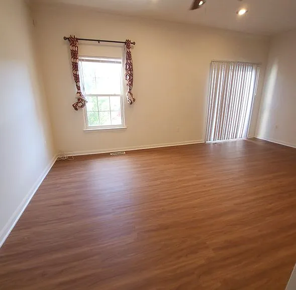 8707 Farnham Way — Photo 12