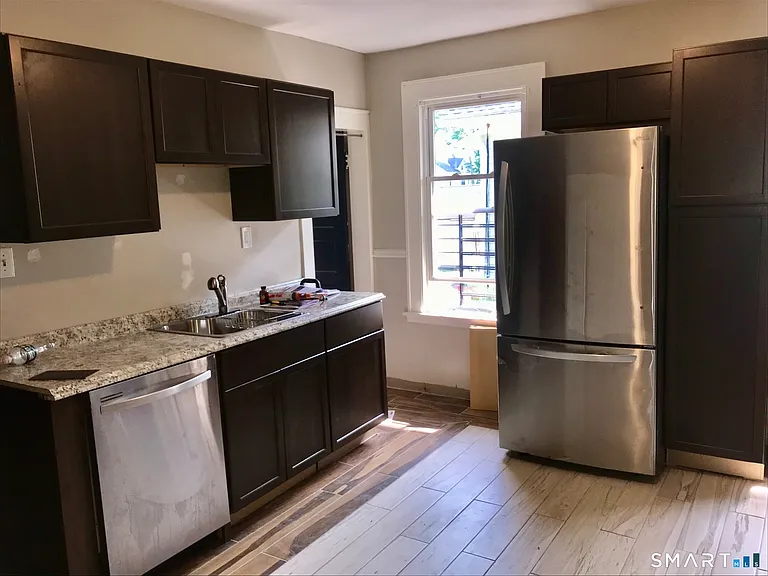 50 Catherine St #2 — Photo 4