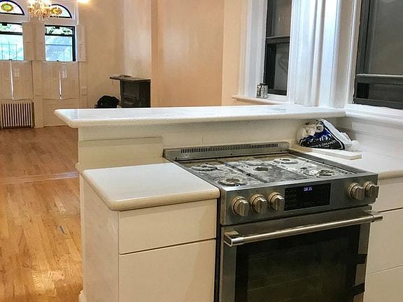 5th image of 539 Bergen St APT 1L