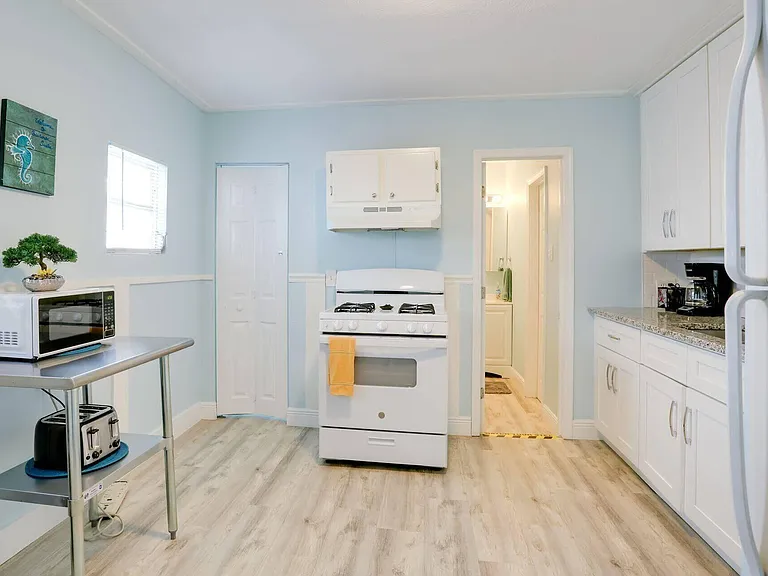 216 S M St #1 — Photo 11