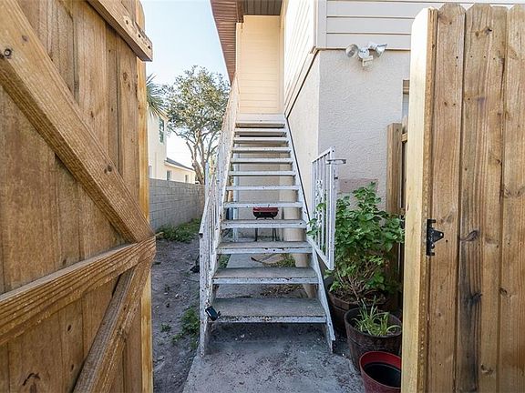 4th image of 3462 3rd Ave N #A