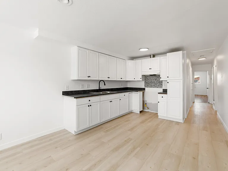 1017 Oxford Dr #D — Photo 6