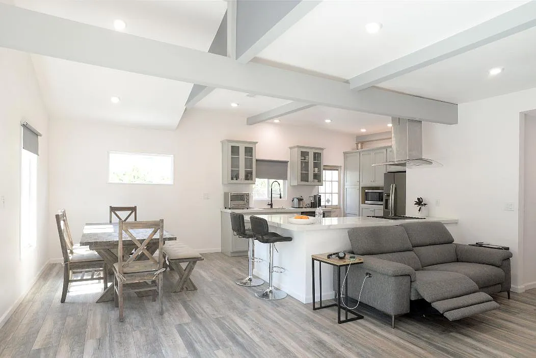 2 bed, 1700 sqft, $6,200 — Photo 1