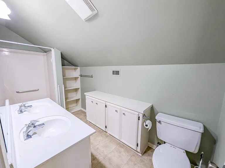 6231 Dillingham Ave — Photo 15