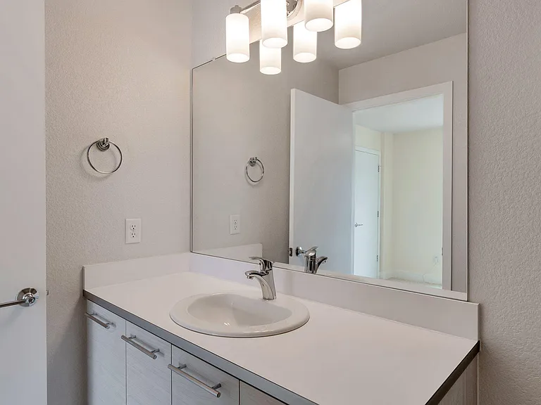 5586 W 11th Pl — Photo 11