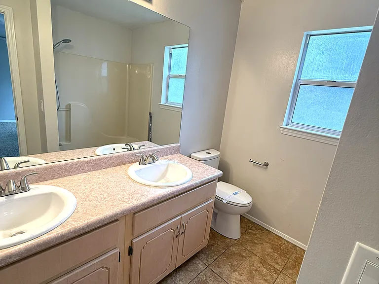 Summer Creek Cv — Photo 23