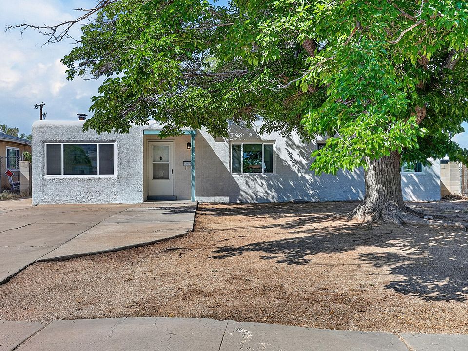 1st image of 1004 Wade Cir NE