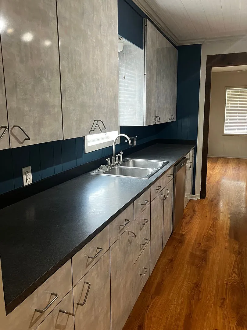 3 Bedroom House in Duson — Photo 4
