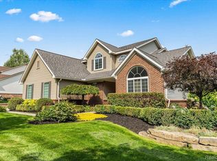 576 Sunrise Dr, Clarkston, MI 48348